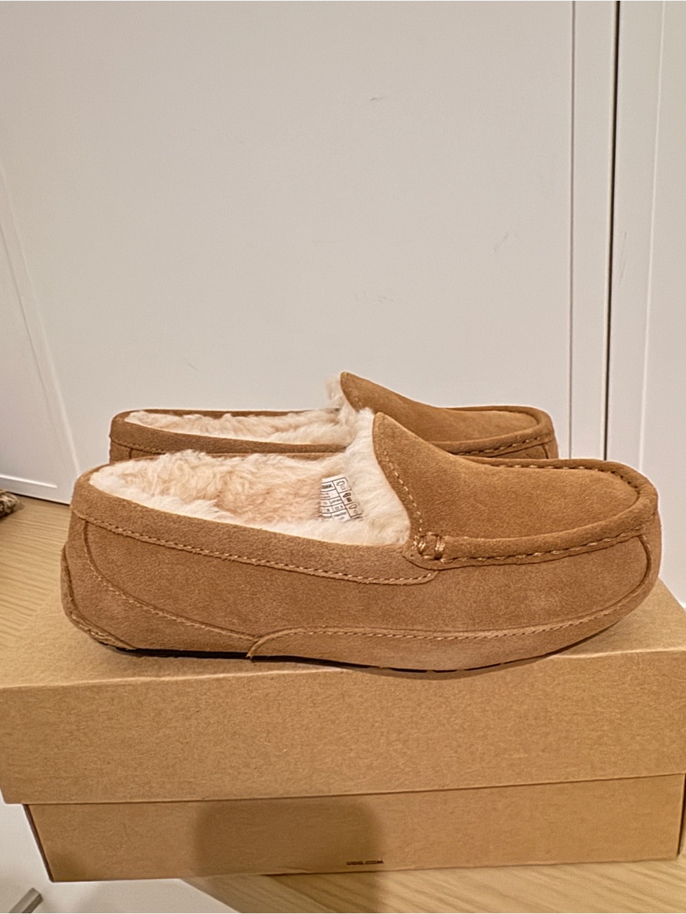 BRAND NEW - UGG Kids Chestnut Suede Fur-Lined Slip-On Loafers